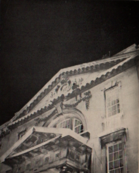 Gibbs Building: Archway Climb
